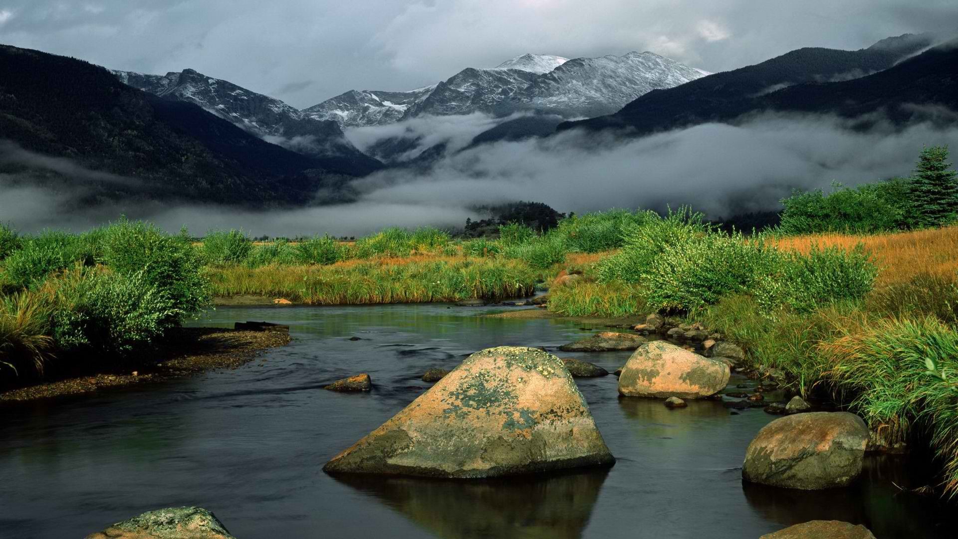 Colorado mountain landscape at sunrise